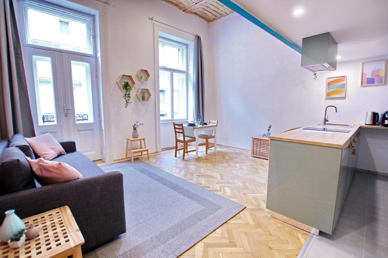 Awesome Budapest Downtown Studio W Balcony & Free Private Parking Εξωτερικό φωτογραφία